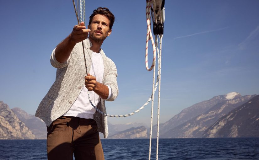 Falconeri di nuovo vicino allo sport e alla natura