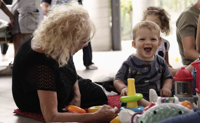 IN OCCASIONE DELLA FESTA DEI NONNI, FISHER-PRICE LANCIA UNA NUOVA CAMPAGNA CHE FA TORNARE TUTTI BAMBINI