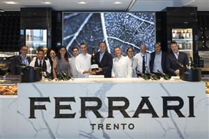 Aeroporto di Roma Fiumicino Ferrari Spazio Bollicine